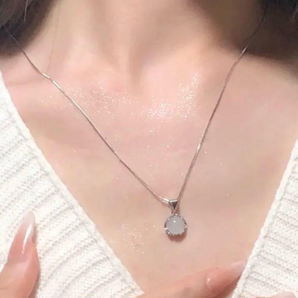 Raindrop moonstone necklace